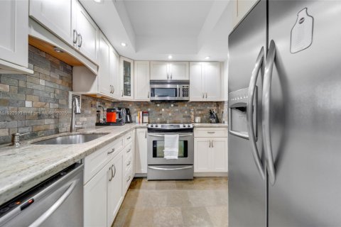 Copropriété à vendre à Miami Beach, Floride: 1 chambre, 91.97 m2 № 1976306 - photo 7