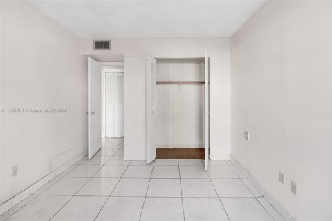 Condominio en venta en Miami, Florida, 1 dormitorio, 65.68 m2 № 1953230 - foto 10