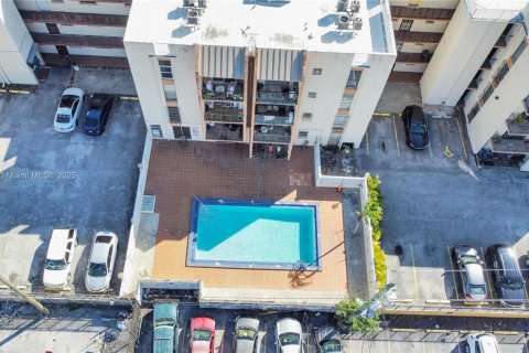 Condominio en venta en Miami, Florida, 1 dormitorio, 65.68 m2 № 1953230 - foto 5