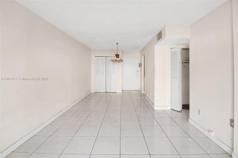 Condominio en venta en Miami, Florida, 1 dormitorio, 65.68 m2 № 1953230 - foto 6