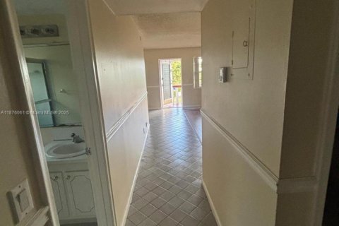 Condominio en alquiler en West Palm Beach, Florida, 2 dormitorios, 74.14 m2 № 1926916 - foto 5