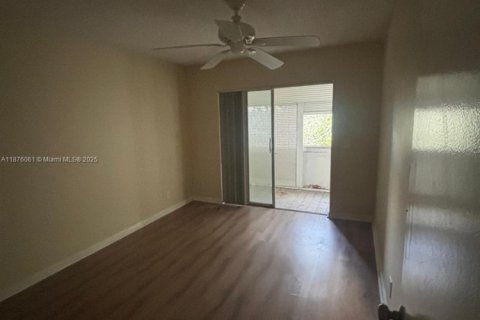 Condominio en alquiler en West Palm Beach, Florida, 2 dormitorios, 74.14 m2 № 1926916 - foto 7