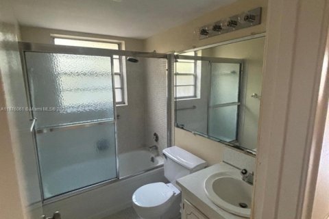 Condominio en alquiler en West Palm Beach, Florida, 2 dormitorios, 74.14 m2 № 1926916 - foto 4