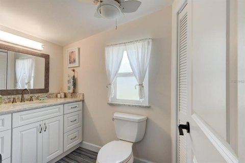 Villa ou maison à louer à New Smyrna Beach, Floride: 2 chambres, 111.85 m2 № 2387518 - photo 9