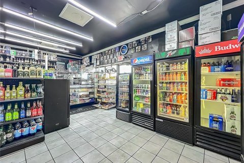 Propiedad comercial en venta en Orlando, Florida, 124.86 m2 № 2195548 - foto 9