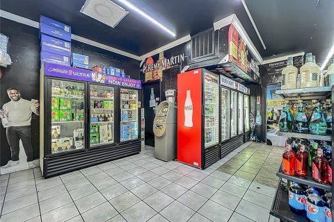 Propiedad comercial en venta en Orlando, Florida, 124.86 m2 № 2195548 - foto 6