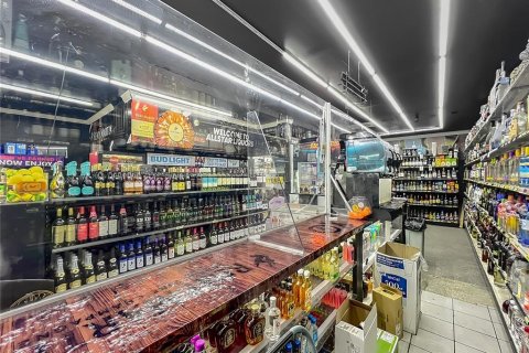 Propiedad comercial en venta en Orlando, Florida, 124.86 m2 № 2195548 - foto 26