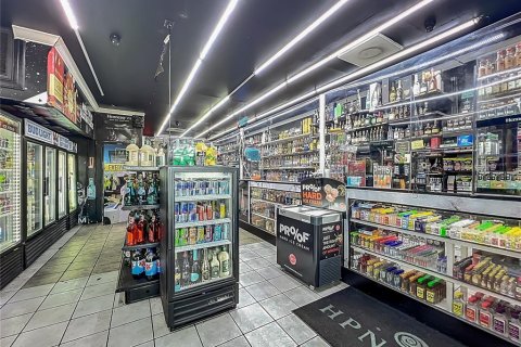 Propiedad comercial en venta en Orlando, Florida, 124.86 m2 № 2195548 - foto 10
