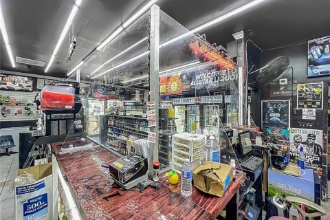Propiedad comercial en venta en Orlando, Florida, 124.86 m2 № 2195548 - foto 22