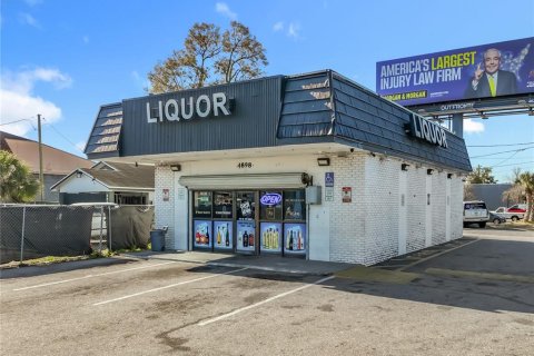 Propiedad comercial en venta en Orlando, Florida, 124.86 m2 № 2195548 - foto 2