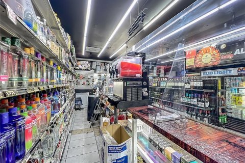 Propiedad comercial en venta en Orlando, Florida, 124.86 m2 № 2195548 - foto 23