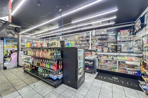 Propiedad comercial en venta en Orlando, Florida, 124.86 m2 № 2195548 - foto 7