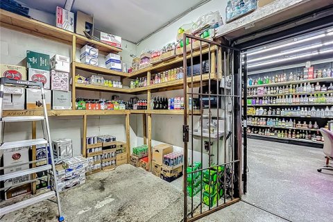 Propiedad comercial en venta en Orlando, Florida, 124.86 m2 № 2195548 - foto 30