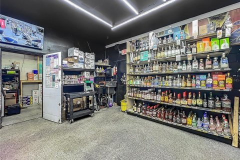 Propiedad comercial en venta en Orlando, Florida, 124.86 m2 № 2195548 - foto 20