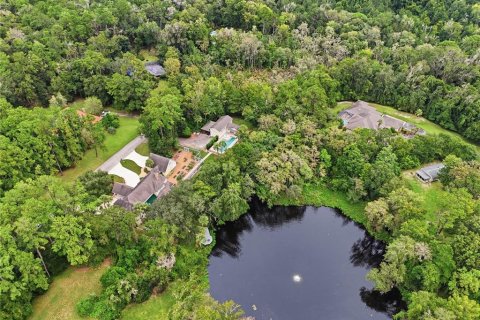 House in Gainesville, Florida 4 bedrooms, 493.5 sq.m. № 2406721 - photo 4