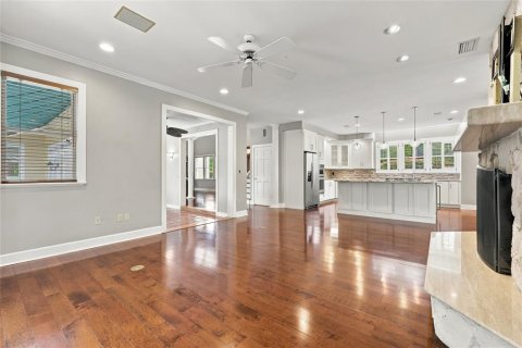 House in Gainesville, Florida 4 bedrooms, 493.5 sq.m. № 2406721 - photo 16