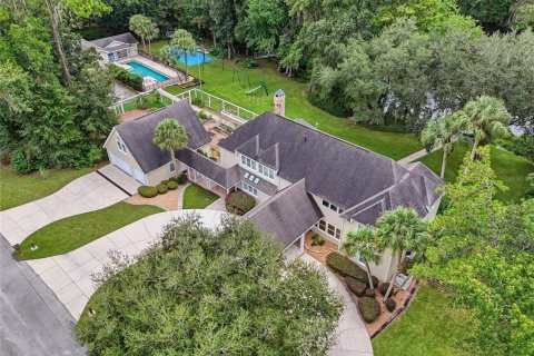 House in Gainesville, Florida 4 bedrooms, 493.5 sq.m. № 2406721 - photo 11