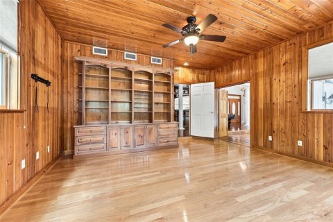 House in Gainesville, Florida 4 bedrooms, 493.5 sq.m. № 2406721 - photo 27