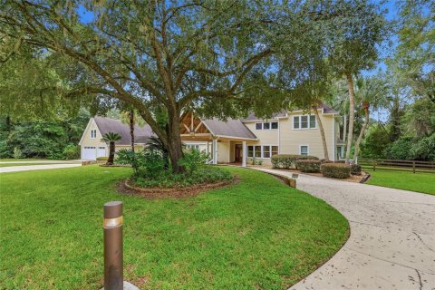 House in Gainesville, Florida 4 bedrooms, 493.5 sq.m. № 2406721 - photo 6