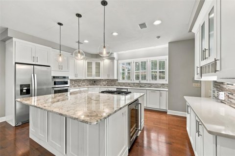 House in Gainesville, Florida 4 bedrooms, 493.5 sq.m. № 2406721 - photo 18