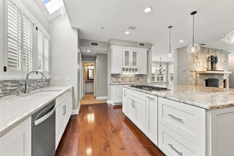 House in Gainesville, Florida 4 bedrooms, 493.5 sq.m. № 2406721 - photo 19