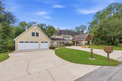 House in Gainesville, Florida 4 bedrooms, 493.5 sq.m. № 2406721 - photo 8