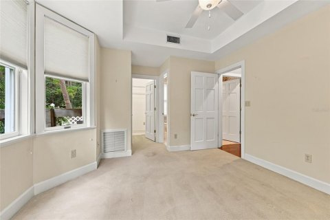 House in Gainesville, Florida 4 bedrooms, 493.5 sq.m. № 2406721 - photo 29