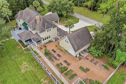House in Gainesville, Florida 4 bedrooms, 493.5 sq.m. № 2406721 - photo 12