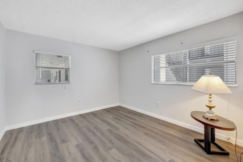 Condominio en venta en Lauderdale Lakes, Florida, 2 dormitorios, 93.83 m2 № 2087284 - foto 15