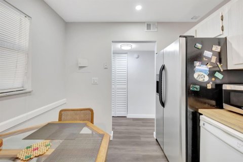 Condominio en venta en Lauderdale Lakes, Florida, 2 dormitorios, 93.83 m2 № 2087284 - foto 13
