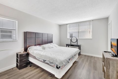 Condominio en venta en Lauderdale Lakes, Florida, 2 dormitorios, 93.83 m2 № 2087284 - foto 18