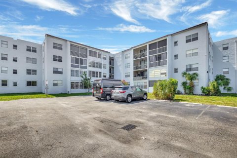 Condominio en venta en Lauderdale Lakes, Florida, 2 dormitorios, 93.83 m2 № 2087284 - foto 27