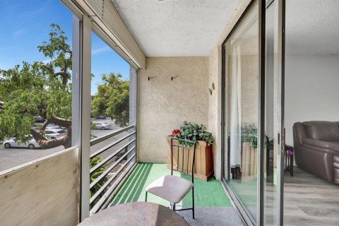 Condominio en venta en Lauderdale Lakes, Florida, 2 dormitorios, 93.83 m2 № 2087284 - foto 23