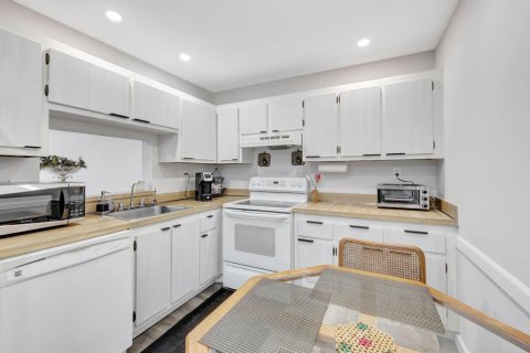 Condominio en venta en Lauderdale Lakes, Florida, 2 dormitorios, 93.83 m2 № 2087284 - foto 10