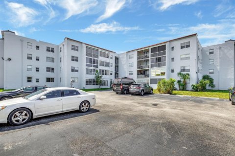 Condominio en venta en Lauderdale Lakes, Florida, 2 dormitorios, 93.83 m2 № 2087284 - foto 26