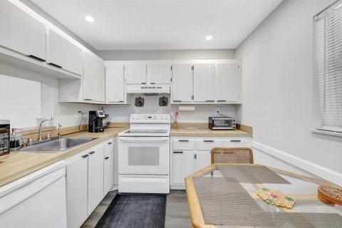 Condominio en venta en Lauderdale Lakes, Florida, 2 dormitorios, 93.83 m2 № 2087284 - foto 11