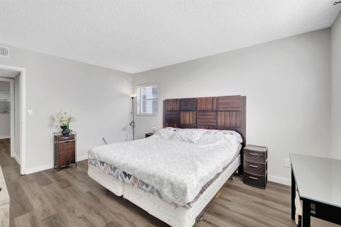 Condominio en venta en Lauderdale Lakes, Florida, 2 dormitorios, 93.83 m2 № 2087284 - foto 20