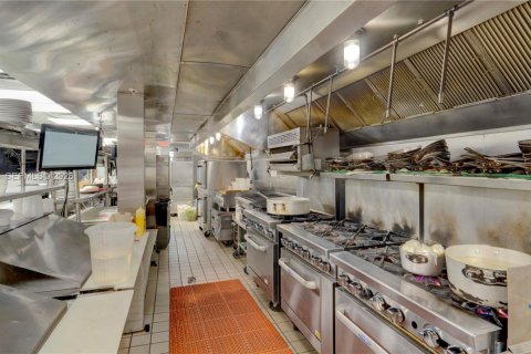 Купить коммерческую недвижимость в Майами, Флорида № 2058406 - фото 7