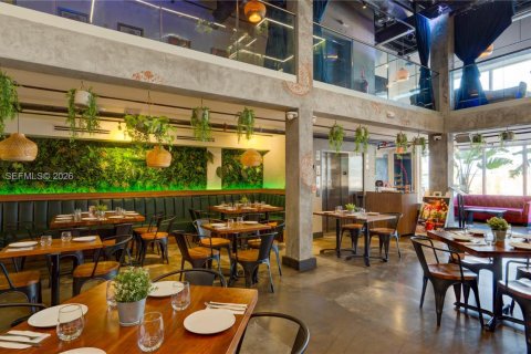 Купить коммерческую недвижимость в Майами, Флорида № 2058406 - фото 3