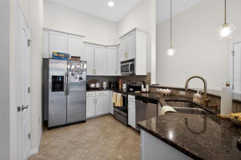 Touwnhouse à louer à Tampa, Floride: 2 chambres, 117.43 m2 № 2148459 - photo 14