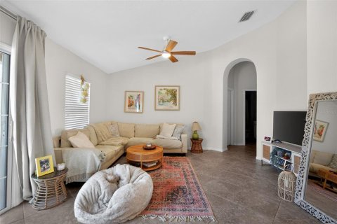Touwnhouse à louer à Tampa, Floride: 2 chambres, 117.43 m2 № 2148459 - photo 7
