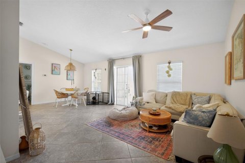 Touwnhouse à louer à Tampa, Floride: 2 chambres, 117.43 m2 № 2148459 - photo 9