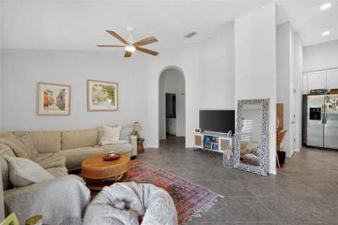 Touwnhouse à louer à Tampa, Floride: 2 chambres, 117.43 m2 № 2148459 - photo 10