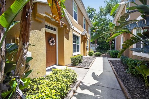 Touwnhouse à louer à Tampa, Floride: 2 chambres, 117.43 m2 № 2148459 - photo 2