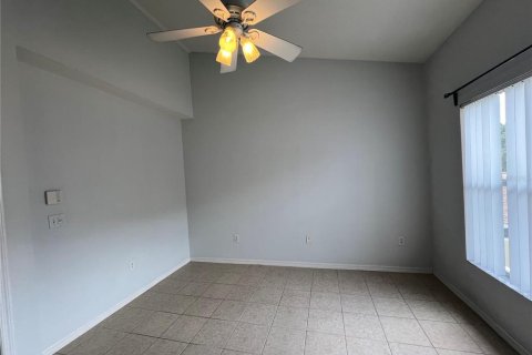 Townhouse in Tampa, Florida 2 bedrooms, 118.54 sq.m. № 2373459 - photo 10