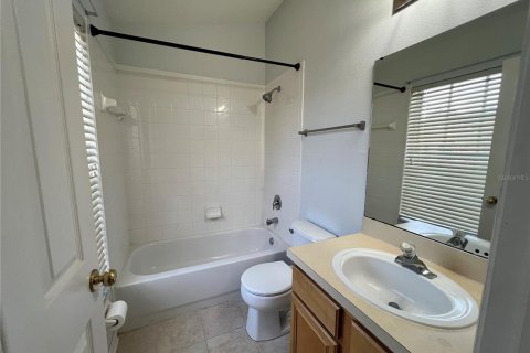 Townhouse in Tampa, Florida 2 bedrooms, 118.54 sq.m. № 2373459 - photo 15