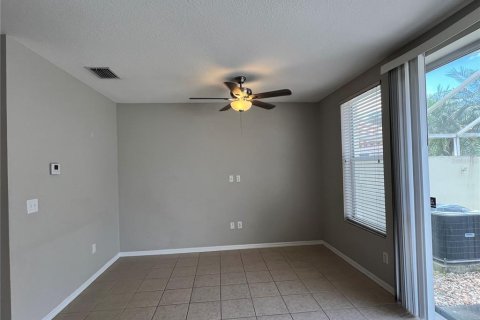 Townhouse in Tampa, Florida 2 bedrooms, 118.54 sq.m. № 2373459 - photo 6