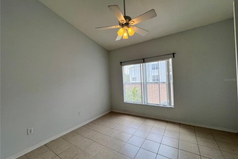 Townhouse in Tampa, Florida 2 bedrooms, 118.54 sq.m. № 2373459 - photo 9