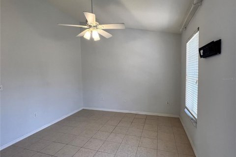 Townhouse in Tampa, Florida 2 bedrooms, 118.54 sq.m. № 2373459 - photo 13