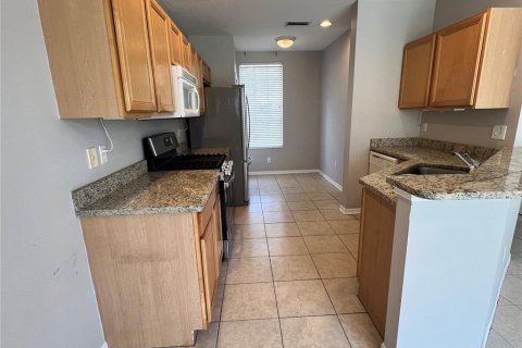 Townhouse in Tampa, Florida 2 bedrooms, 118.54 sq.m. № 2373459 - photo 4